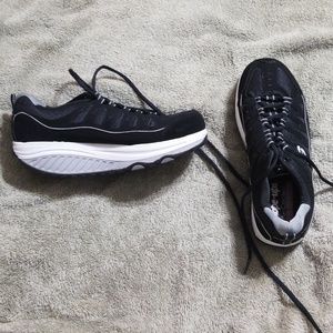 Skechers shape ups-double posted